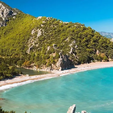 Sheriff, Olympos Alloggio in famiglia *